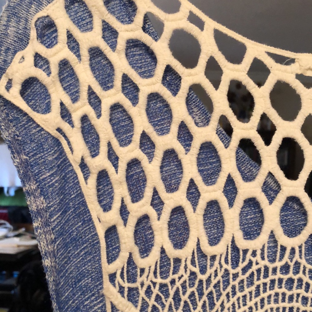 Crochet-Back Blue Tank - Picture 5 of 6